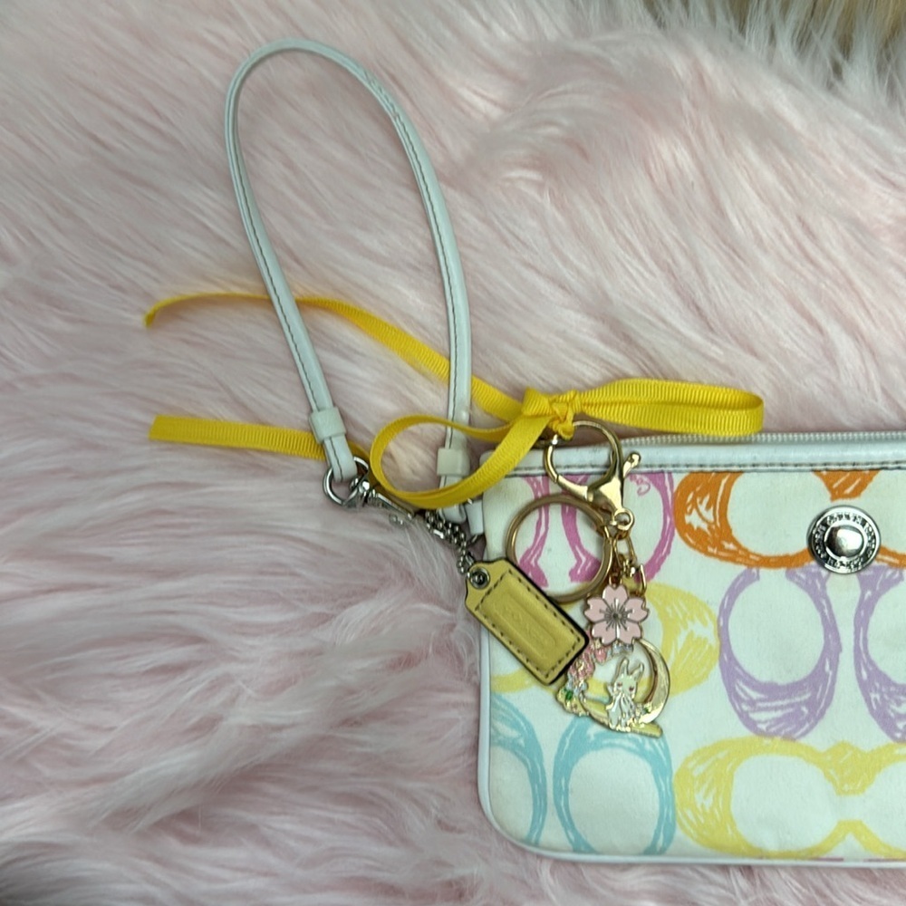 Colorful Spring Y2k coach wrislet with bunny keychain - Picture 3 of 7